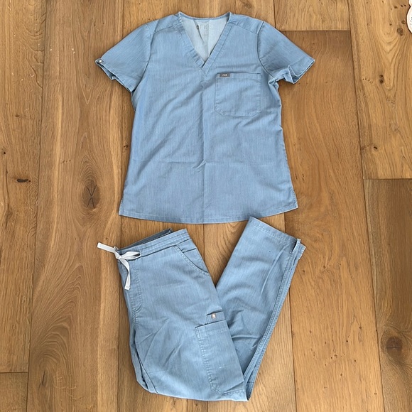 Figs light Heather indigo Small top and medium pants - Picture 1 of 7